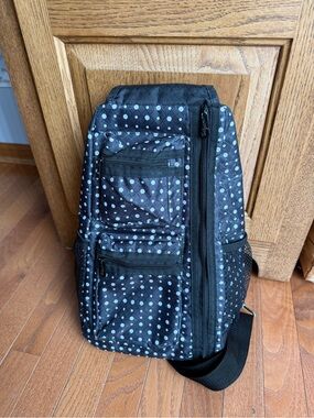 Thirty-one sling bag